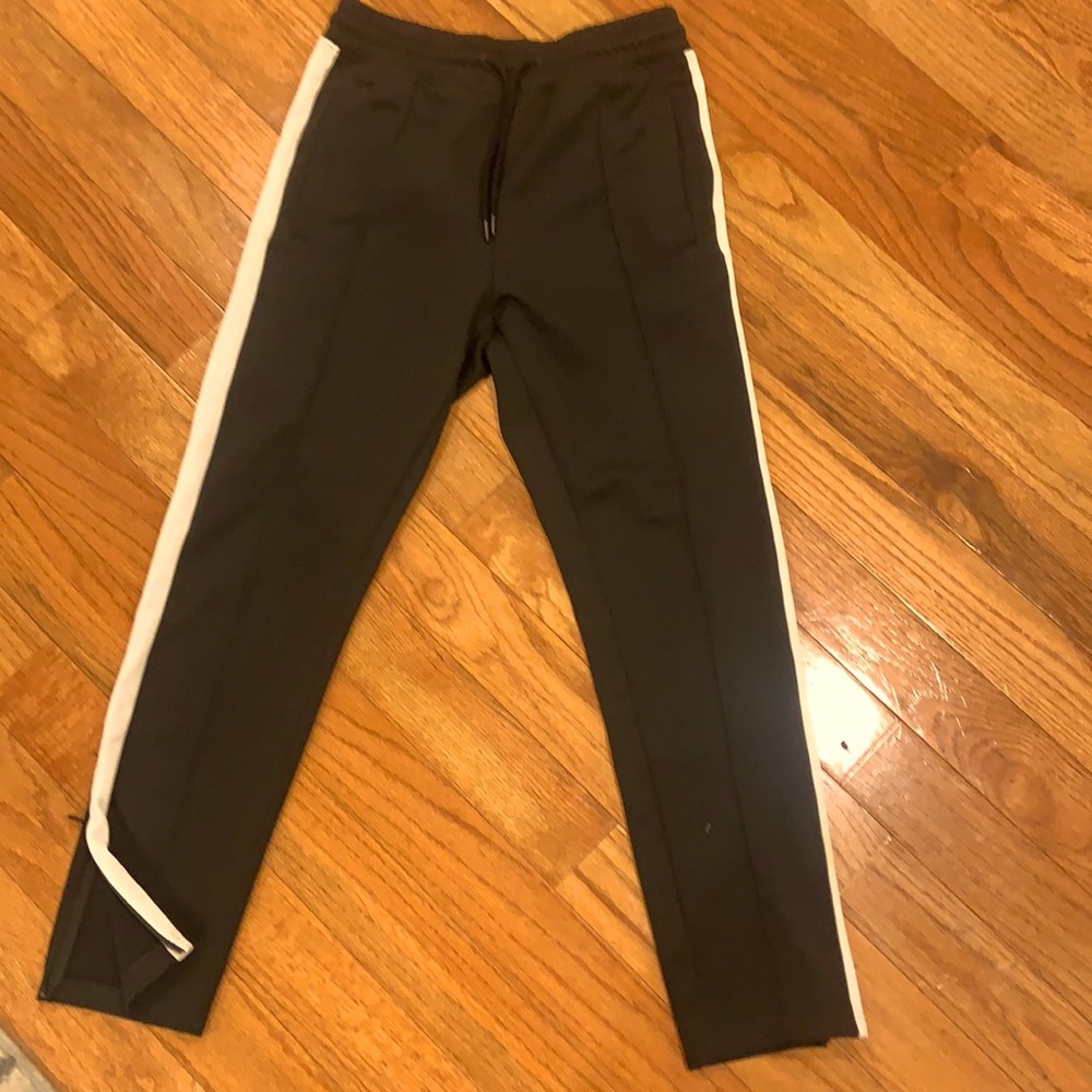 Cool pants! Straight leg .Jogger side zip
